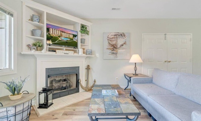 Huddleston Apartment | Guest Rated: 10/10 at MV70 - Mariners SML Condo Retreat