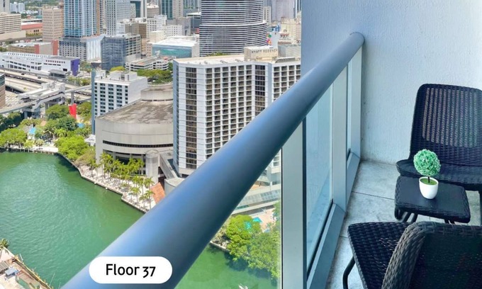 Downtown Miami Apartment | Stunning River & City Views, Pet-Friendly in Brickell