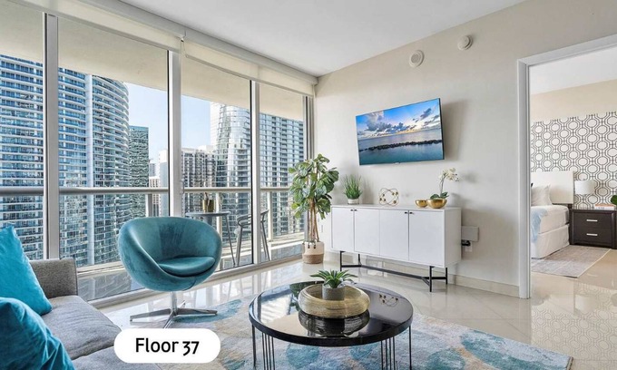 Downtown Miami Apartment | Stylish Apartment with Miami River & Biscayne Bay Views