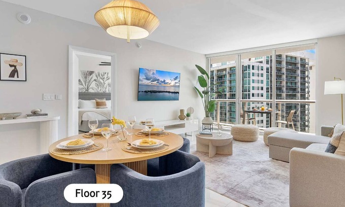 Downtown Miami Apartment | High Floor Apartment at Icon Brickell Miami: Urban Escape!