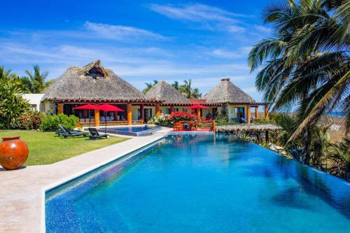 Petacalco House | Beachfront Irekua House in Ixtapa - Rated 9/10 by Guests