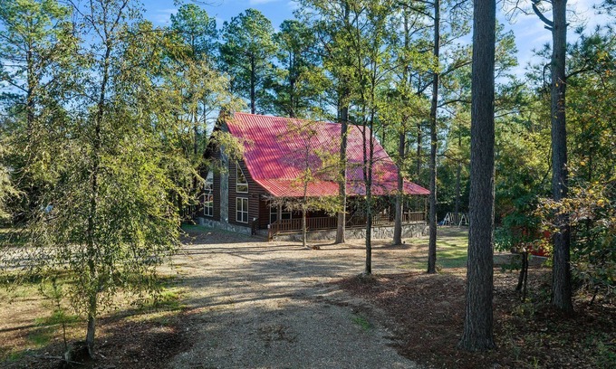 Hochatown Cabin | Explore My Best Friend's Cabin: Game Room & Pet Friendly