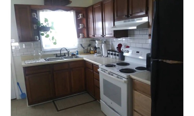 Se Ree Apartment | Rough River Area Retreat with Pool and Ocean View