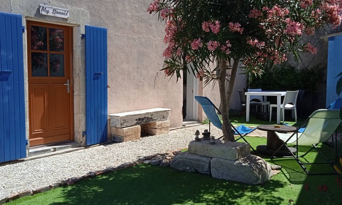Saint-Georges-d'Oleron House | Cozy Maison Avec Jardin Oléron with Oceanfront Views