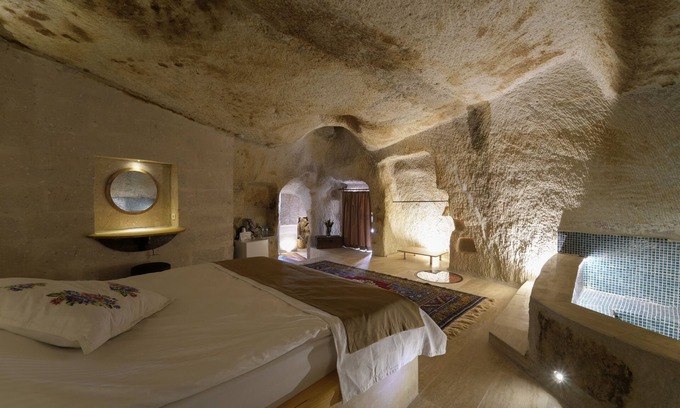 Nar Hotel | Cozy My Cave Suites: Spa Bliss & Family Amenities Await!
