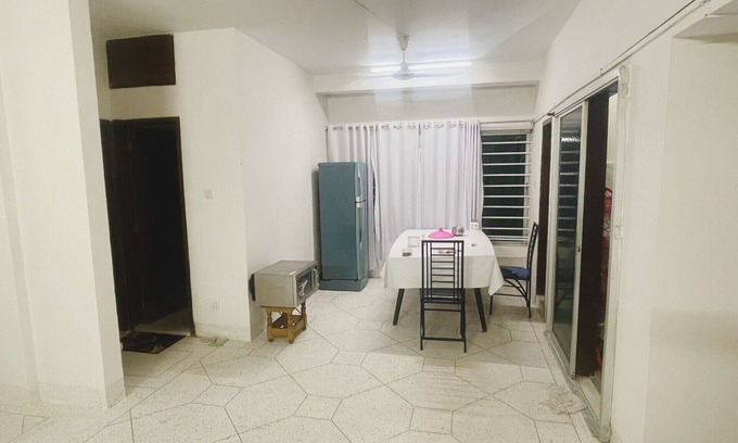 Dhanmondi Apartment | Dreamy Retreat: Family-Friendly Hotel for Your Getaway