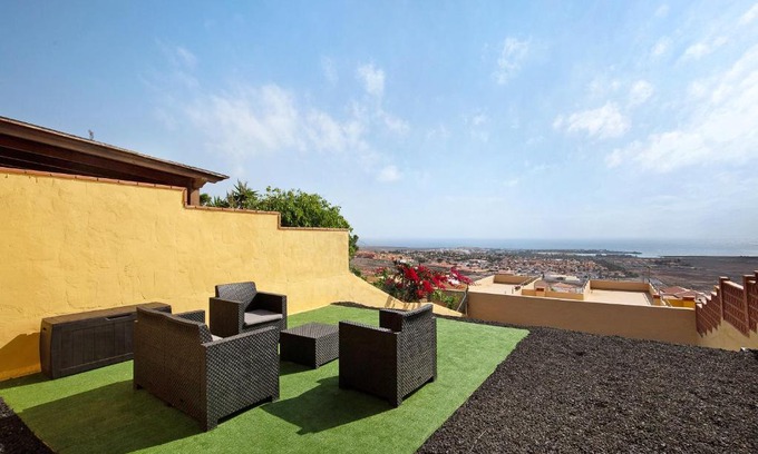Caleta de Fuste House | Cozy Retreat at My Favorite Home - 4-Star & Child Friendly