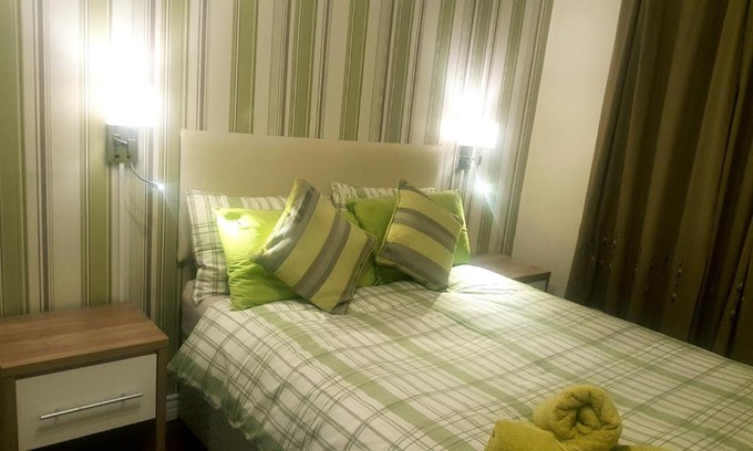 East End Apartment | Discover My Glasgow House Barrowland: Free Parking & Breakfast