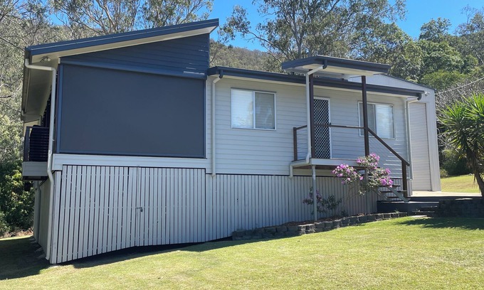 Somerset Dam House | Discover My Happy Place at Somerset Dam - Rated 9.8/10!
