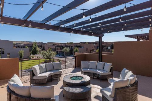 St. George Villa | Discover Your Happy Place: Family-Friendly with Pool & Breakfast