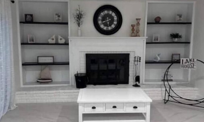 Mount Dora House | Serene Lakefront Retreat with Pool, Spa & Family Amenities
