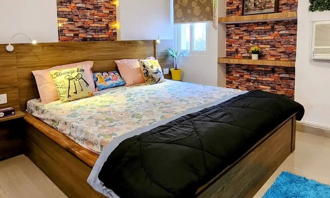 Varanasi Apartment | Comfortable Getaway at My Home Shiva with Breakfast & Kitchen