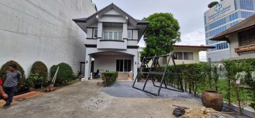 Phra Khanong House | My Homestay