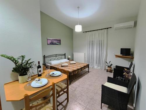 Varos Apartment | Cozy My Lemnos Studios: Child-Friendly Retreat, 9.4/10