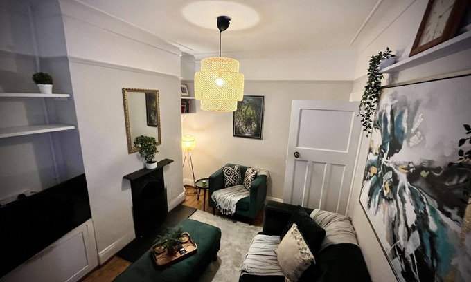 Queens Quarter House | Discover My Little Place: Modern Comfort in Historic Charm