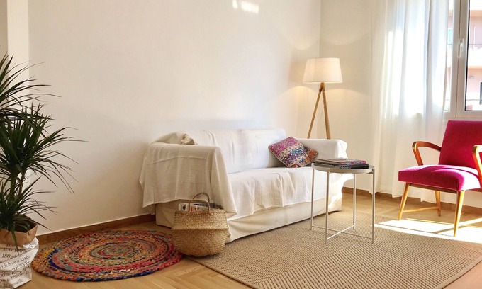 Ilisia Apartment | Convenient My Megaro Flat - Steps from Metro Musikis