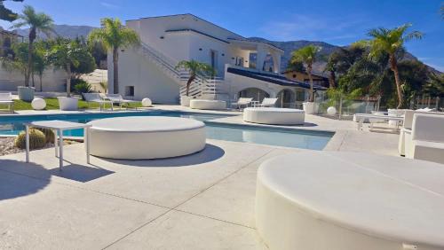 Villa Grazia di Carini Bed & Breakfast | Experience My Place: Oceanfront Retreat with Pool & Breakfast