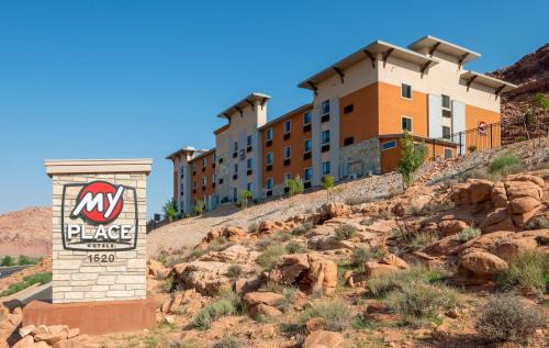 Moab Hotel | Inviting My Place Hotel in Moab, UT with Pool & Hot Tub