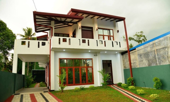 Hikkaduwa Villa | Oceanfront Villa with 5 Air-Conditioned Bedrooms