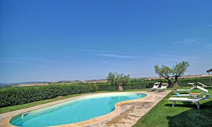 Paciano Villa | Relax at Casale dei Frati: Private Pool & Garden Retreat