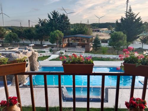 Catalca Hotel | Relax at My Reset Farm: Pet-Friendly Retreat with Pool