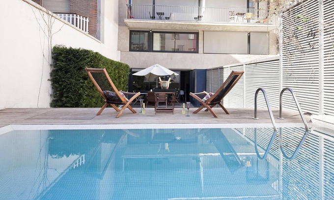 Sant Gervasi Apartment | Private Pool Retreat in Sant Gervasi - Guest Rated 9.8