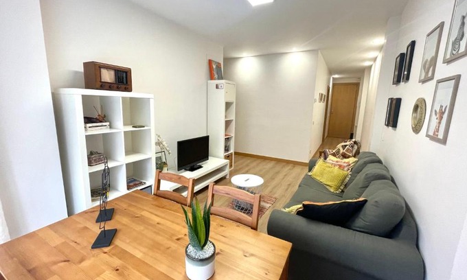 Logrono City Centre Apartment | Central My Space: Guest Rated 9.5 & Child-Friendly Comfort
