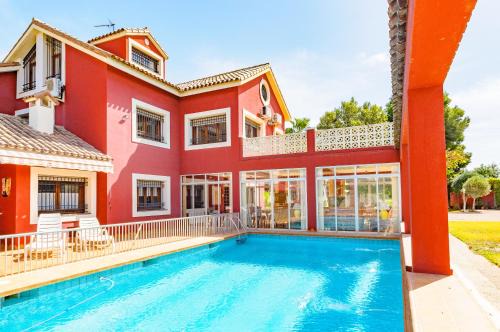L'Albufereta Villa | Discover Myflats Villa Albufereta: Oceanfront Family Retreat