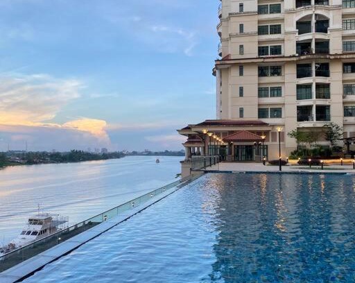 Kuching Apartment | Inviting MyHome @ Riverine Resort Kuching with Pool & Hot Tub