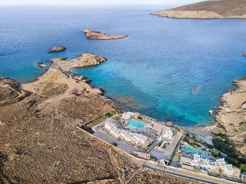 Mykonos Resort | Discover Mykonos Lolita: Oceanfront Retreat with Pool