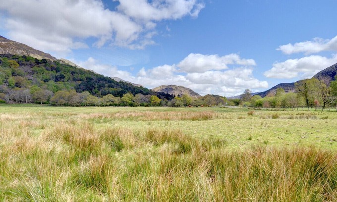Beddgelert House | Pet-Friendly Mynydd Annedd Cottage with Family Amenities