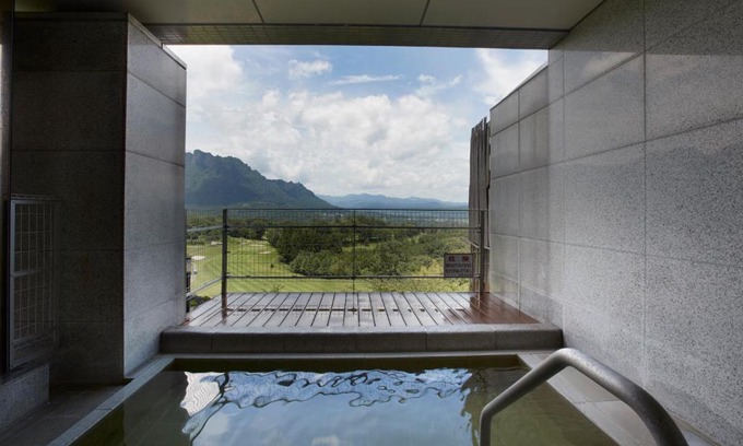 Tomioka Hotel | Discover Myogi Green Hotel: Family-Friendly with Hot Tub