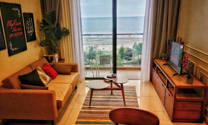 Balok Apartment | Beachfront Myreen's Suite with Ocean View & Pool Access