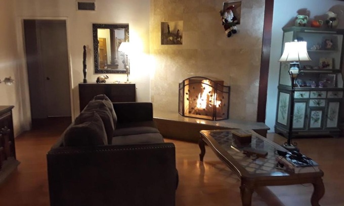 Tarzana Bed & Breakfast | Family-Friendly Retreat at Myriam - Pet Welcoming Stay