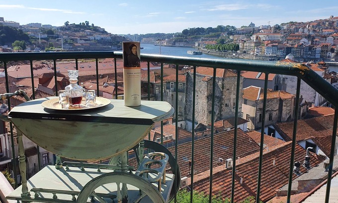 Santa Marinha Condo | Experience MyriverPlace N.3: Riverfront Apartment Bliss