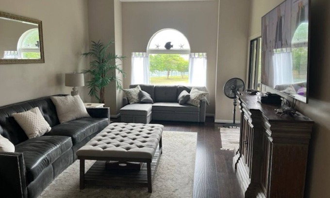 Vaught Condo | Discover Mytle Beach Condo: Steps from Ocean & Family Fun