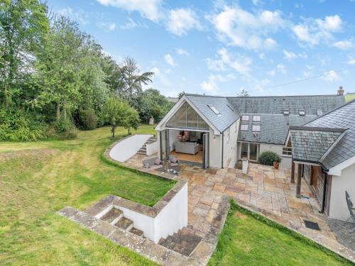 St. Just in Roseland House | Guest Rated 10/10: Myrtle Cottage - Pet & Child Friendly Haven