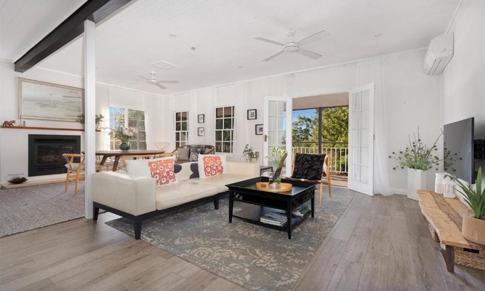 Kangaroo Valley Apartment | Welcoming Myrtle Tree Lodge: Family-Friendly Getaway