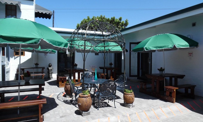 Still Bay Bed & Breakfast | Budget-Friendly Myrtles Retreat with Family Amenities