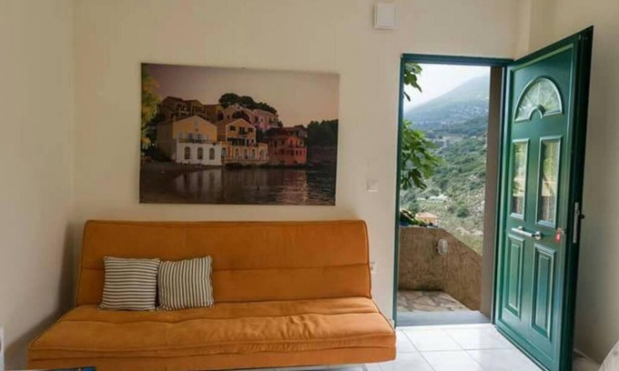 Dhrakata Apartment | Discover Myrtos Cottages Polimnia: Pet-Friendly Retreat