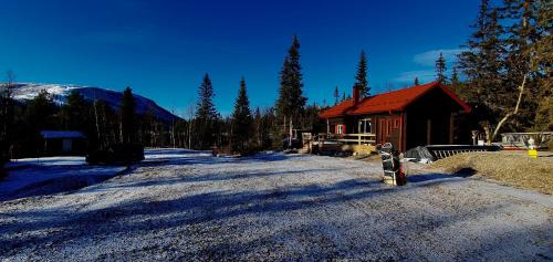 Vemdalen House | Cozy Cabin Retreat in Vemdalsskalet with Hot Tub
