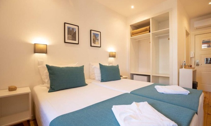 Centro / Baixa Hotel | Explore Porto Batalha: Double Room in Historic Center