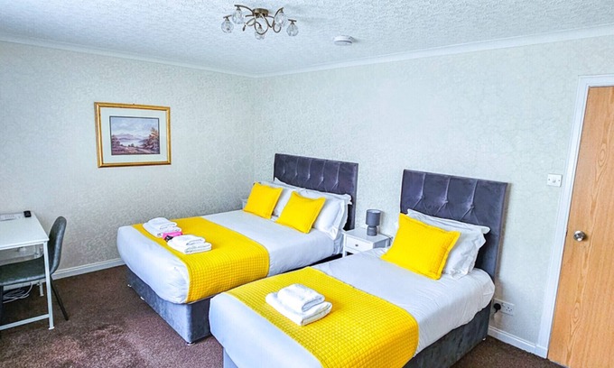 Inverness City Centre Bed & Breakfast | Cozy mySTAYINN Abermar Guest House with Breakfast & Kitchen
