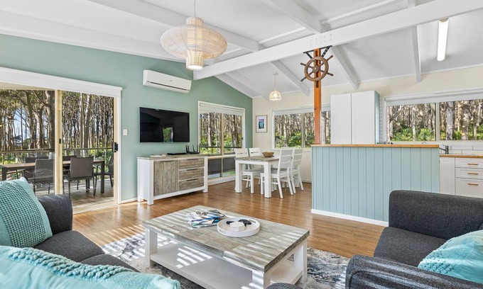Mystery Bay House | Scenic Mystery Bay Retreat - Bush Front Coastal Escape