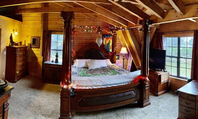 Montverde House | Relaxing Mystic Cabin Retreat with Private Pool Near Orlando