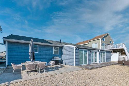 Mystic Island House | Family-Friendly Getaway at Spar Ct Cottage Retreat