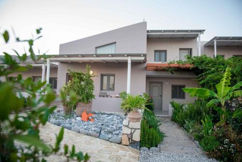 Diskos Hotel | Oceanfront Mythos Suites Diskos with High Guest Ratings
