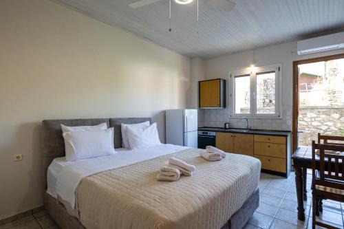 Methoni Apartment | Stunning Ocean View at Mythos Suites-Hermes Apartment