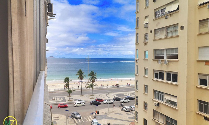 Copacabana Apartment | Oceanfront MZapartments Souza Lima with Spa & Breakfast