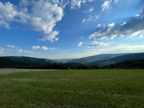 Vyskovec Apartment | Relax in Nature: Child-Friendly Escape with 9.4/10 Rating